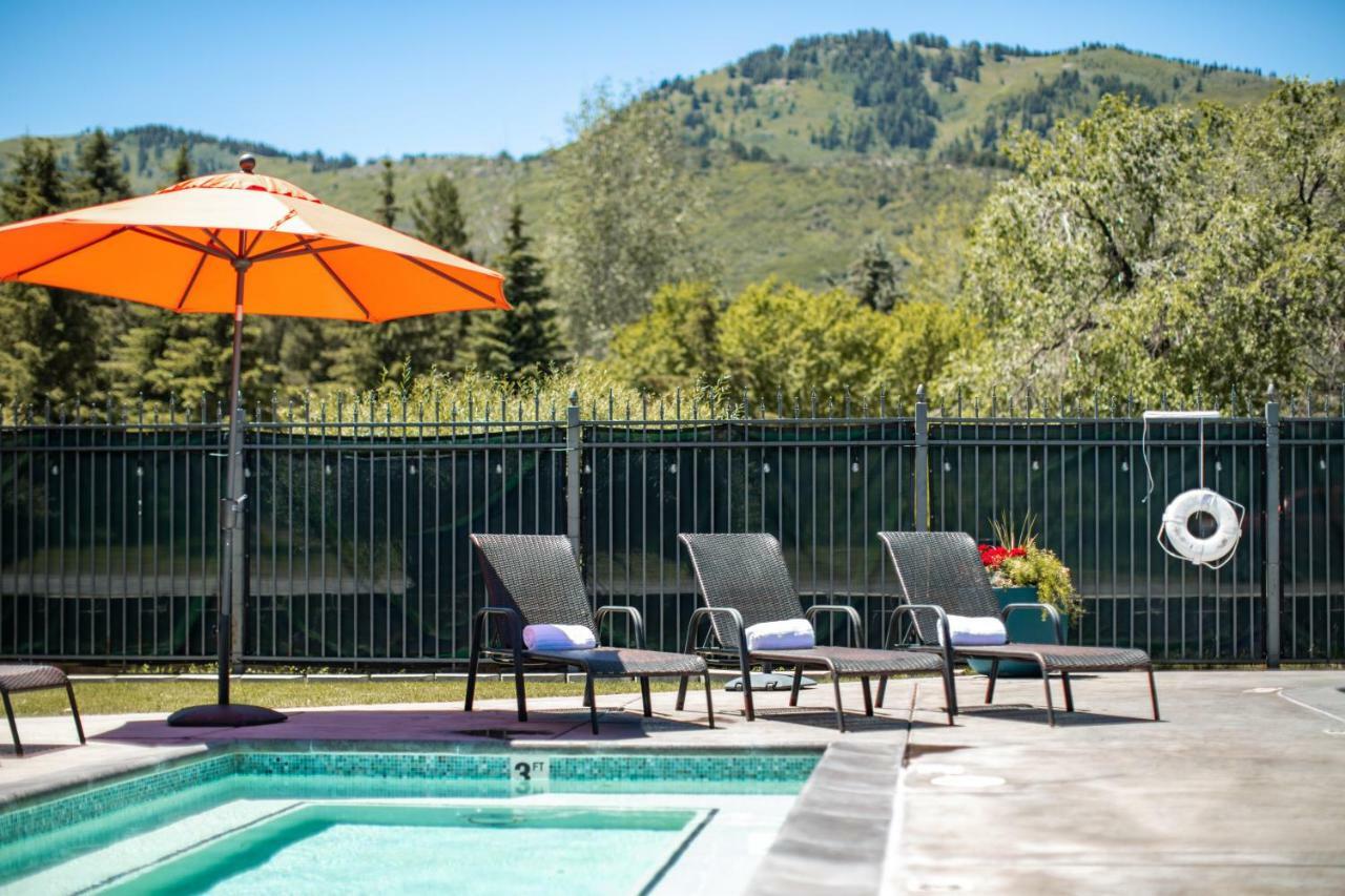Park Peaks Hotel 4*